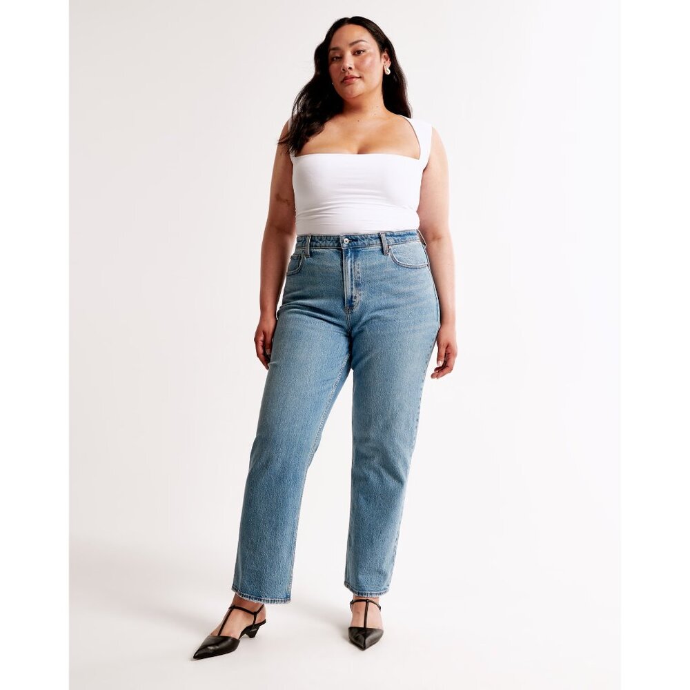 Abercrombie High Rise Vintage Straight Jean / Size 29 Short / EUC 👖 - Picture 2 of 8